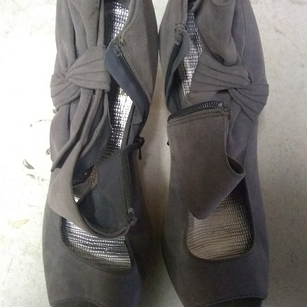Used lady shoe